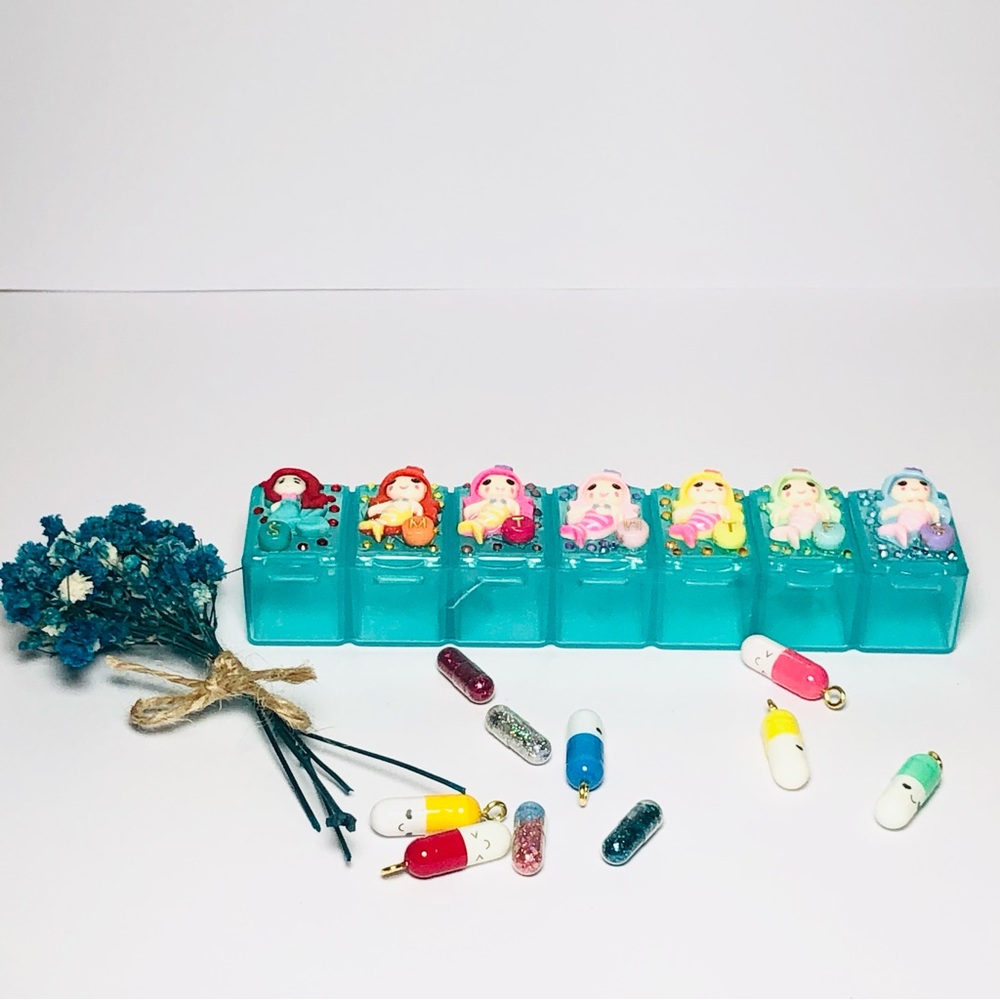 Handmade | Small Cyan Mermaids & Rhinestones Weekly Pill Container/Case - Picture 7 of 9